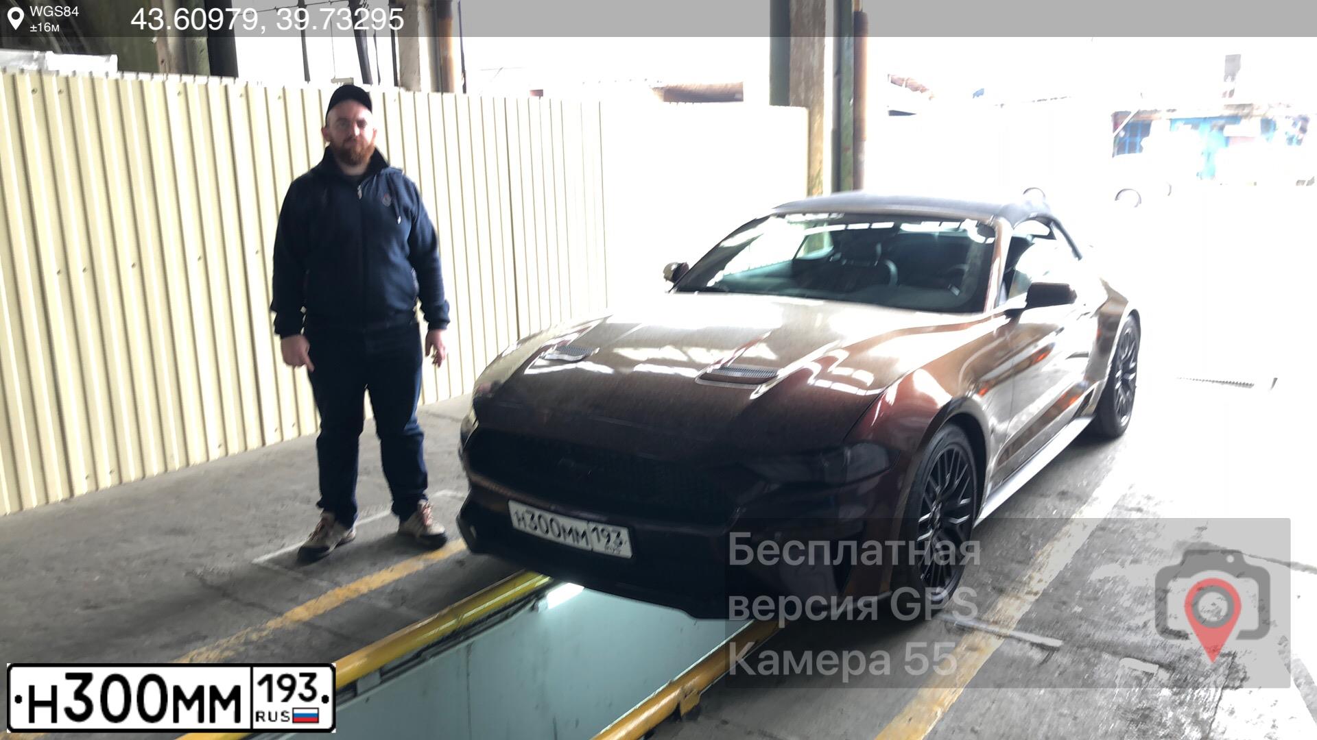 Фото автомобиля FORD MUSTANG, 2019 — госномер У980ОР193. Цвет: КРАСНЫЙ