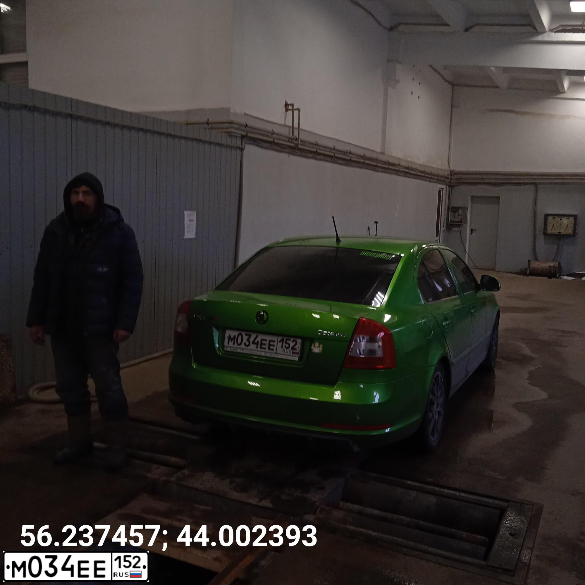 Фото автомобиля SKODA OCTAVIA, 2012 — госномер Н570ВТ702. Цвет: ЗЕЛЕНЫЙ