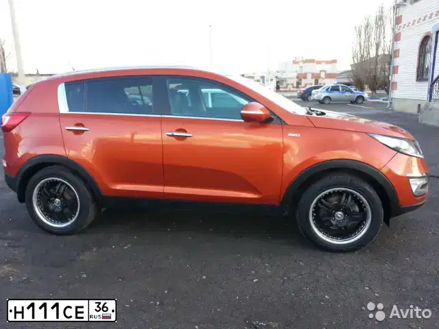 Фото автомобиля LADA 2113 SAMARA, 2011 — госномер Н111СЕ36. Цвет: СВЕТЛО СЕРЕБРИСТЫЙ МЕТАЛЛ