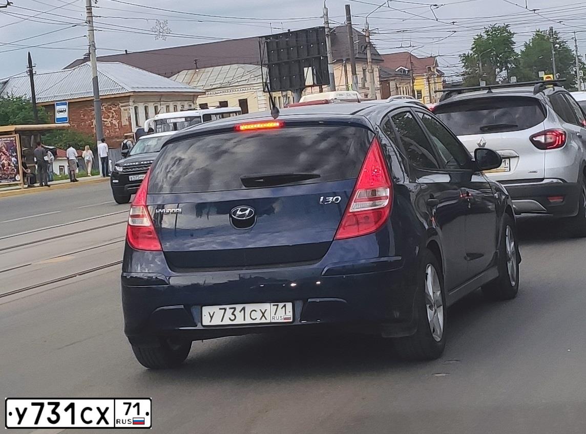 Фото автомобиля ХЕНДЭ I30 1.6 AT GL, 2010 — госномер О689ТТ71. Цвет: синий