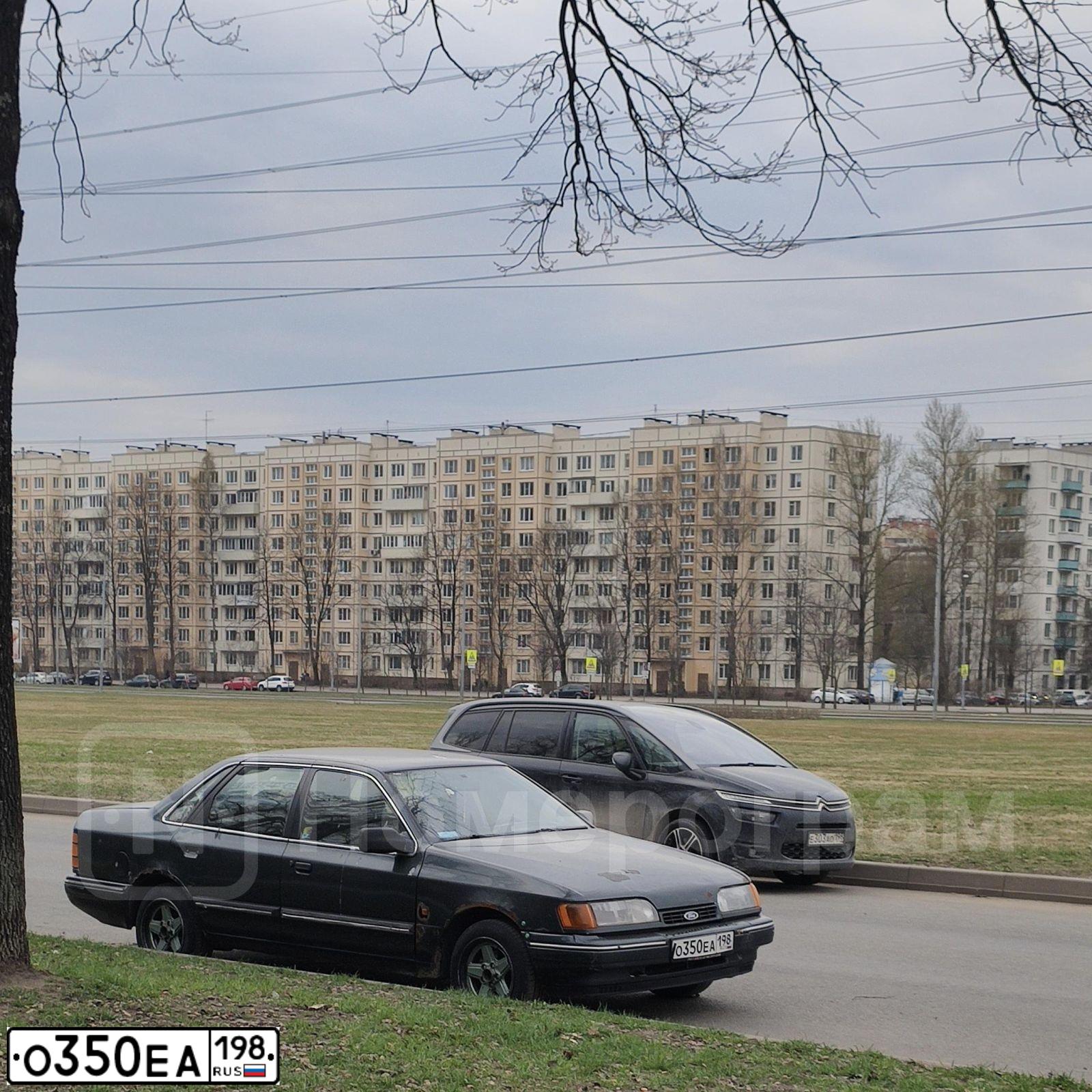 Фото автомобиля FORD SCORPIO, 1991 — госномер О350ЕА198. Цвет: Темно-зеленый