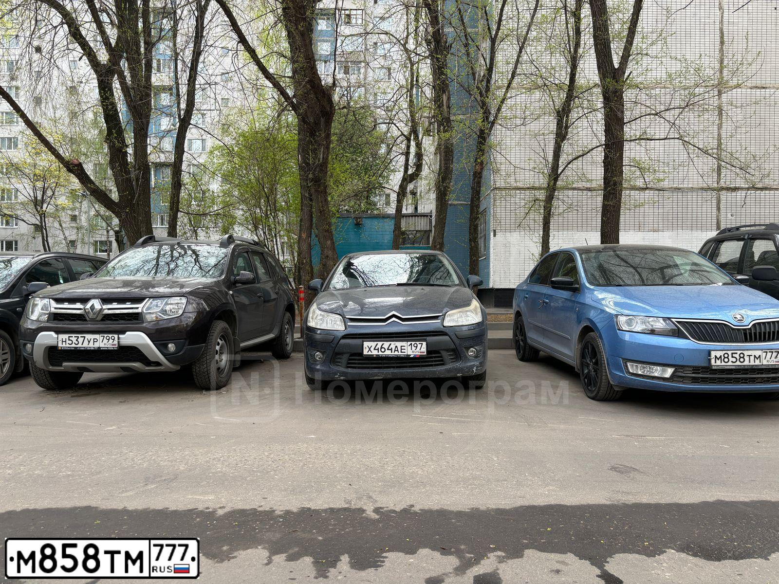 Фото автомобиля SKODA RAPID, 2016 — госномер М858ТМ777. Цвет: СИНИЙ