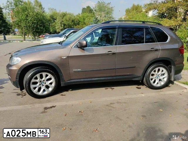 Фото автомобиля BMW X5, 2013 — госномер А025МВ163. Цвет: Коричневый