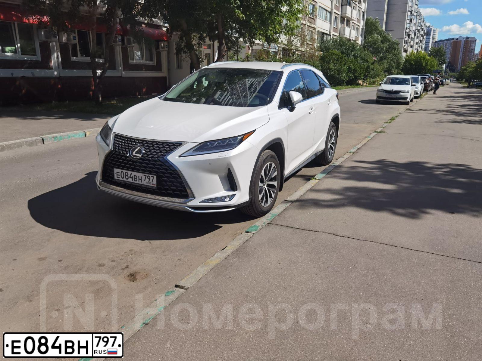 Фото автомобиля LEXUS RX300 АGL25L АWТGZW, 2020 — госномер М303АР35. Цвет: Белый
