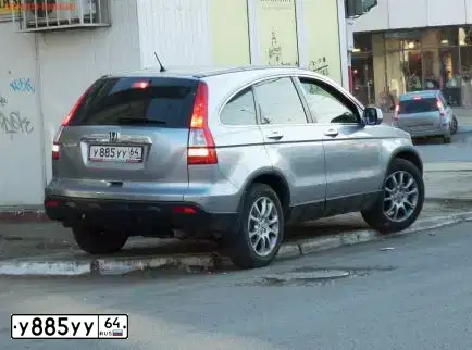 Фото автомобиля HONDA CR-V, 2008 — госномер С134УМ64. Цвет: СЕРЕБРИСТЫЙ
