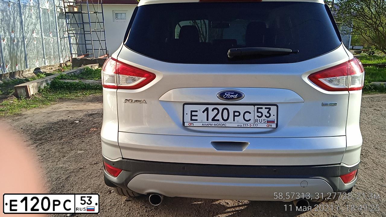 Фото автомобиля FORD KUGA, 2014 — госномер Е120РС53. Цвет: СЕРЕБРИСТЫЙ