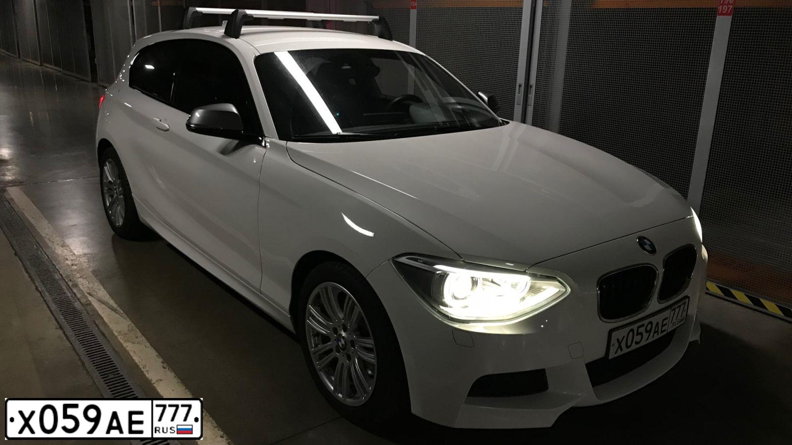 Фото автомобиля BMW SERIE 1, 2011 — госномер Е904ВТ57. Цвет: Белый