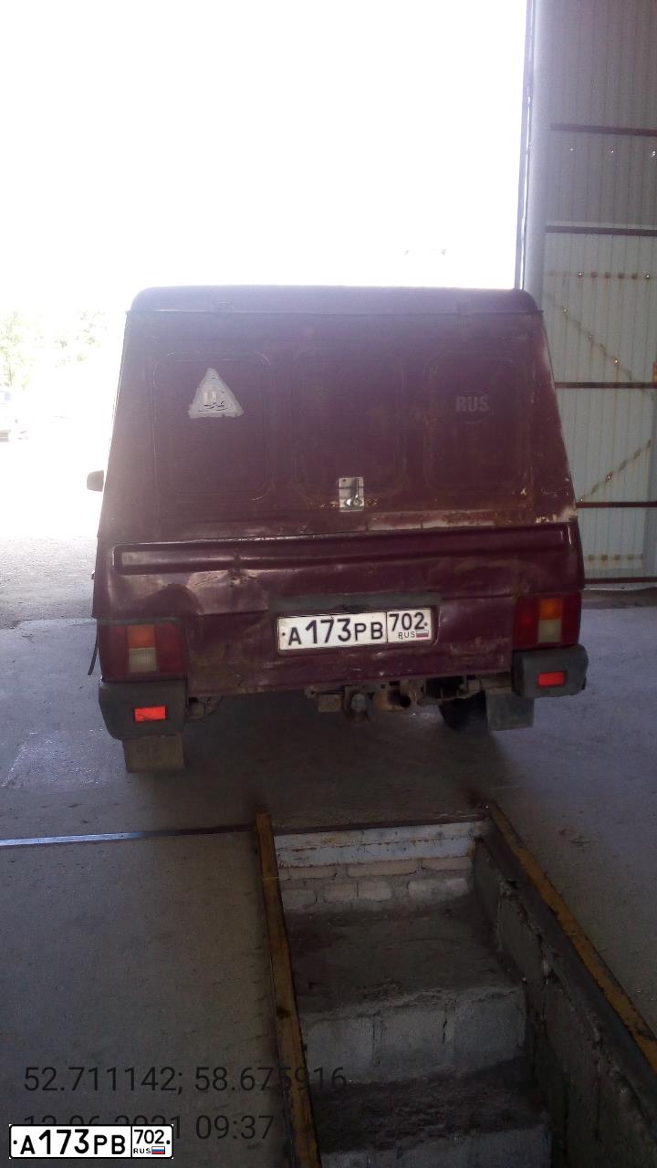 Фото автомобиля IZH 2717, 2001 — госномер К176НС56. Цвет: ГРАНАТ