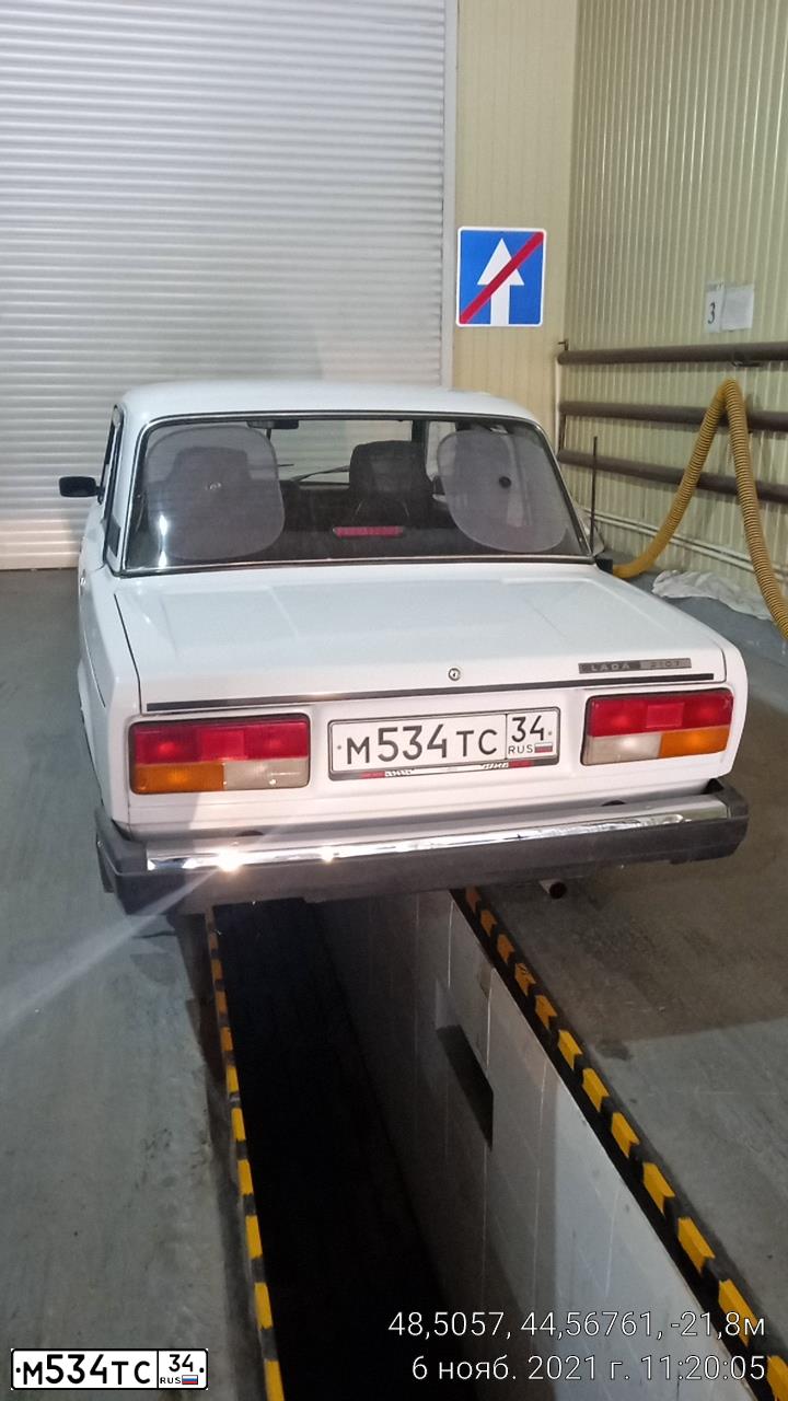 Фото автомобиля LADA 2107, 2008 — госномер М534ТС34. Цвет: ЯРКО БЕЛЫЙ