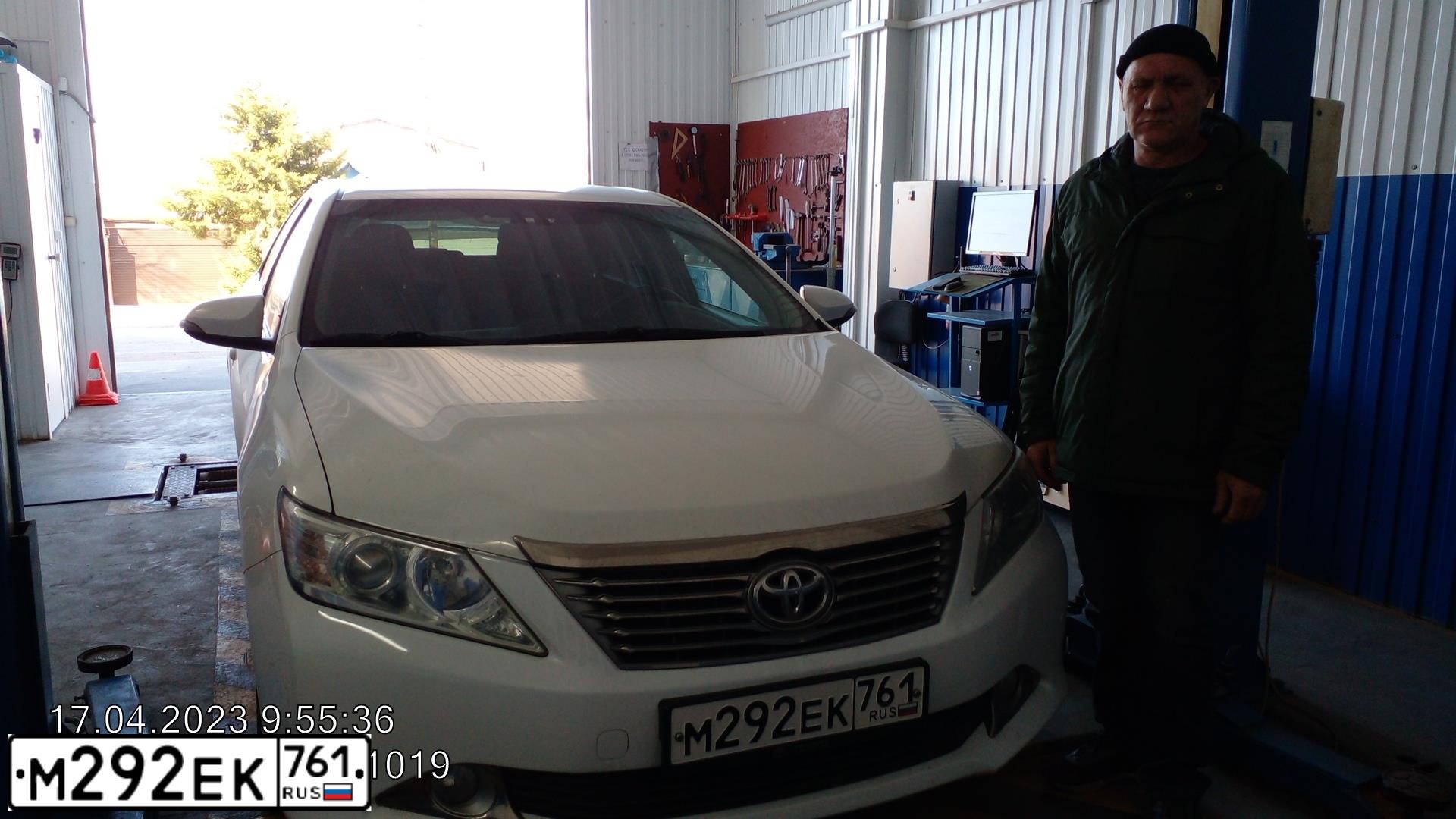 Фото автомобиля TOYOTA CAMRY, 2012 — госномер М777ОС161. Цвет: Белый
