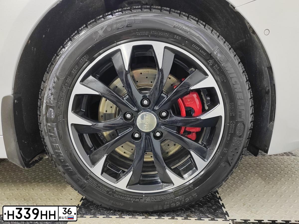 Фото автомобиля KIA SORENTO, 2007 — госномер Р016ТВ36. Цвет: ЧЕРНЫЙ