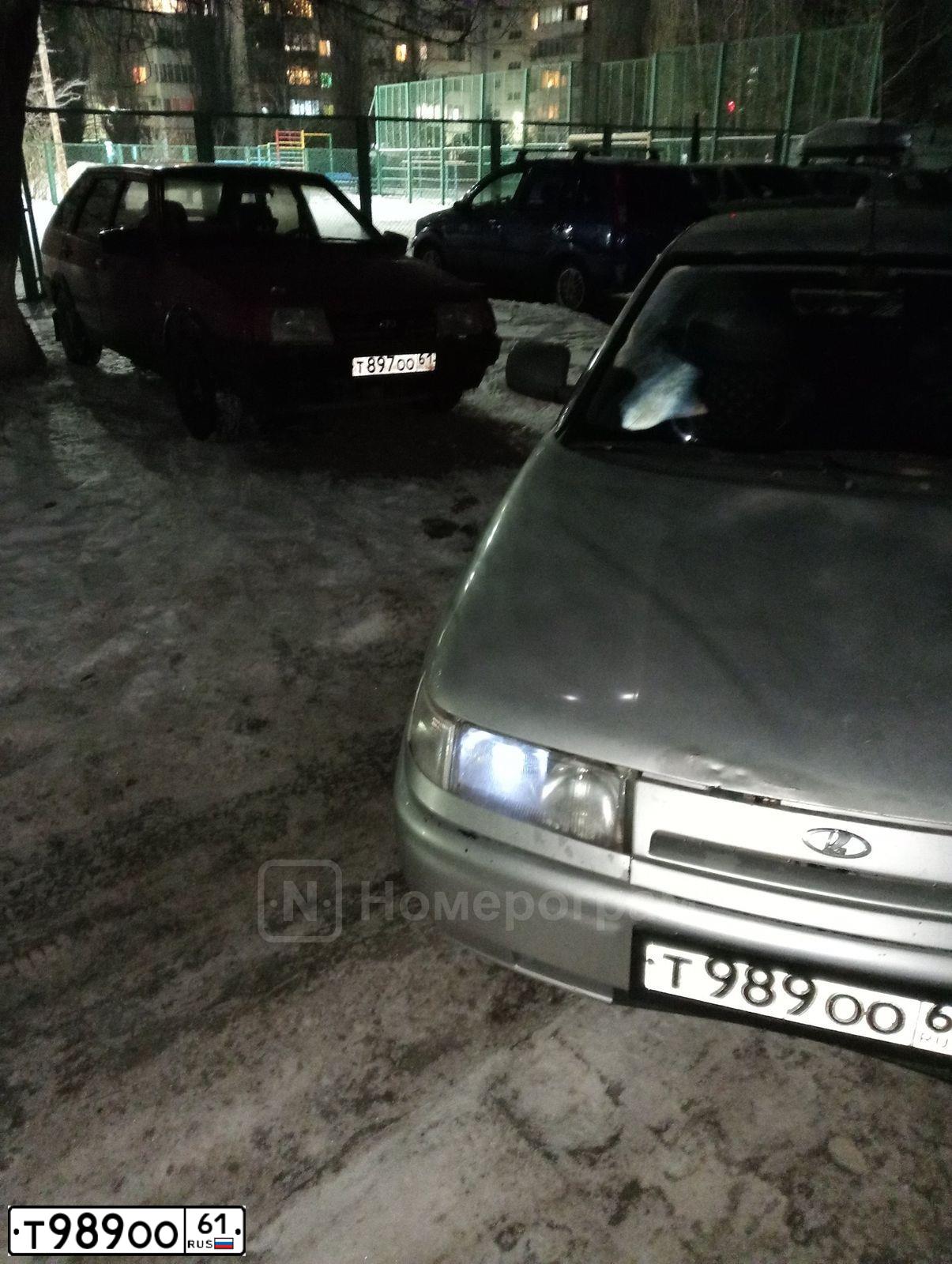 Фото автомобиля LADA 2112, 2004 — госномер Т989ОО61. Цвет: СВЕТЛО-СЕРЕБРИСТЫЙ МЕТАЛЛ