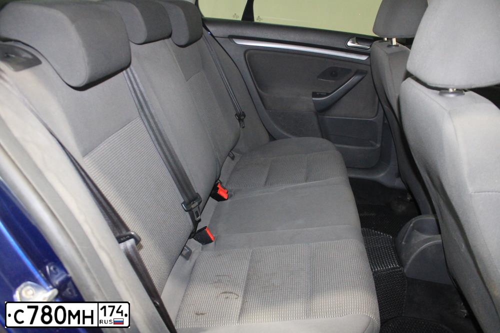 Фото автомобиля VOLKSWAGEN JETTA, 2007 — госномер С780МН174. Цвет: ТЕМНО-СИНИЙ