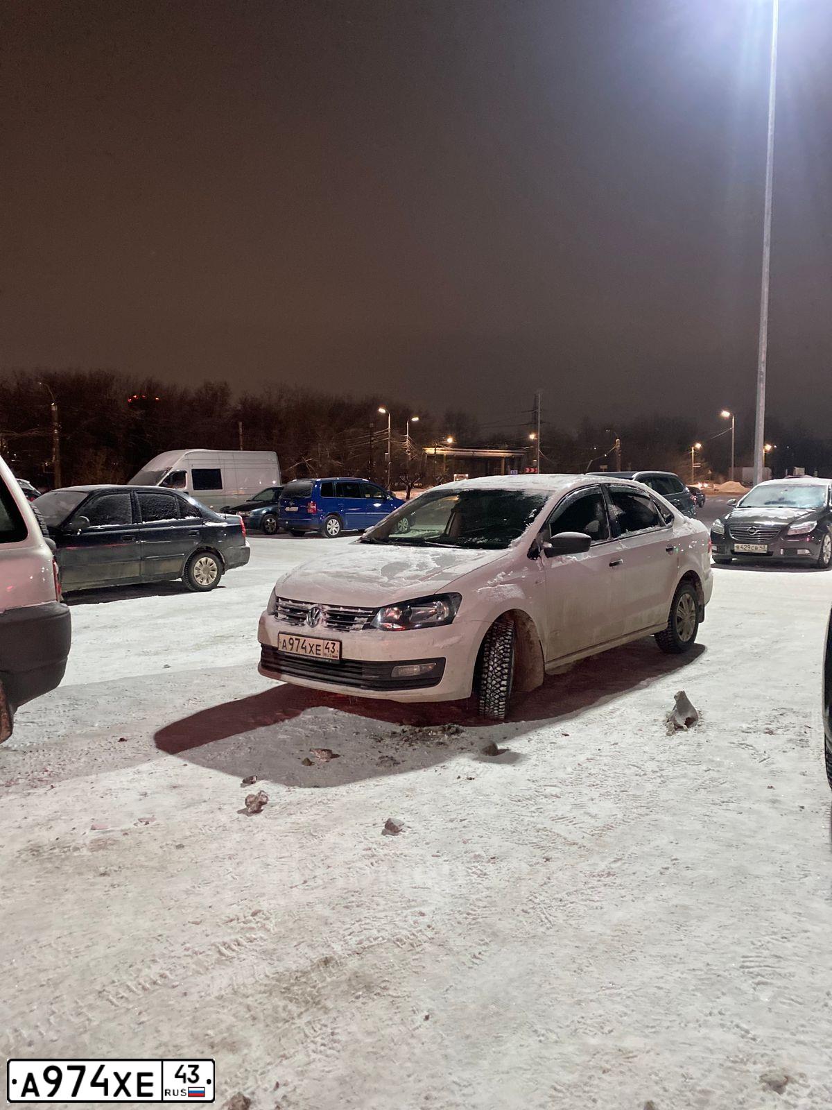 Фото автомобиля VOLKSWAGEN POLO, 2018 — госномер А974ХЕ43. Цвет: Белый