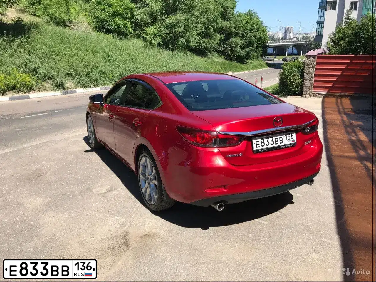 Фото автомобиля MAZDA 6, 2013 — госномер Е833ВВ136. Цвет: Красный