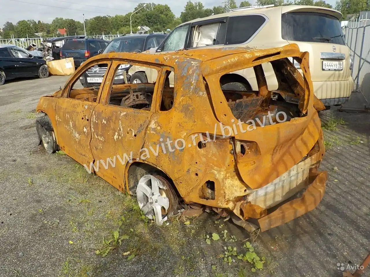Фото автомобиля NISSAN PATROL, 2012 — госномер У323ТР797. Цвет: КОРИЧНЕВЫЙ СВЕТЛЫЙ