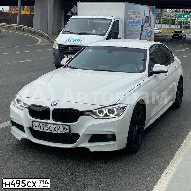 Фото автомобиля BMW SERIE 3, 2013 — госномер Н030КК774. Цвет: Белый
