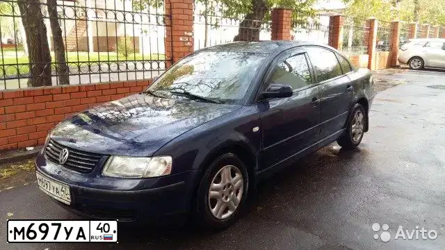 Фото автомобиля VOLKSWAGEN PASSAT, 1998 — госномер М872ЕА90. Цвет: синий