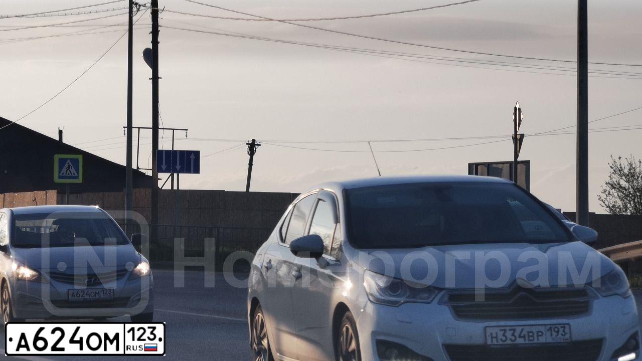Фото автомобиля HYUNDAI SOLARIS, 2014 — госномер А624ОМ123. Цвет: СЕРЫЙ
