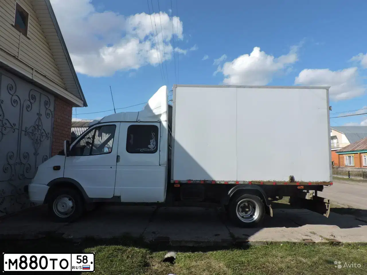 Фото автомобиля GAZ 3302 EL, 2009 — госномер М880ТО58. Цвет: Белый