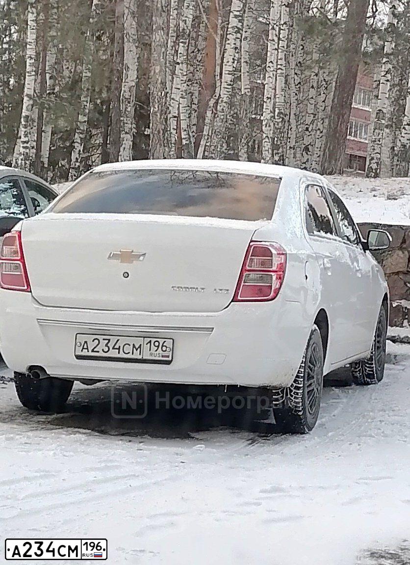 Фото автомобиля CHEVROLET COBALT, 2014 — госномер А234СМ196. Цвет: Белый