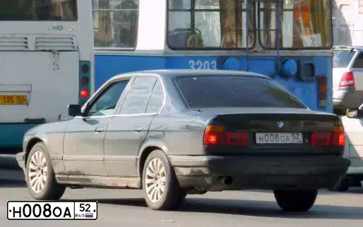 Фото автомобиля BMW SERIE 5, 1994 — госномер Н008ОА52. Цвет: ЧЕРНЫЙ