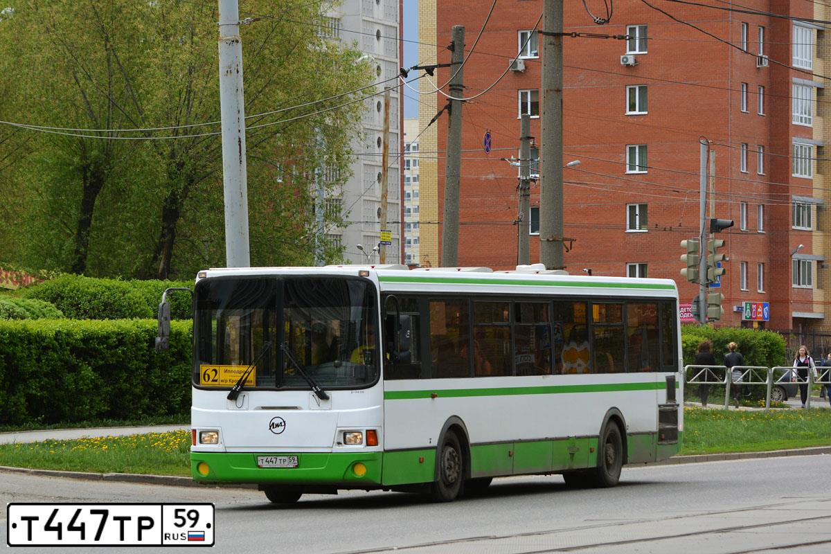 Фото автомобиля LIAZ 5293, 2010 — госномер Т447ТР59. Цвет: БЕЛО-ЗЕЛЕНЫЙ