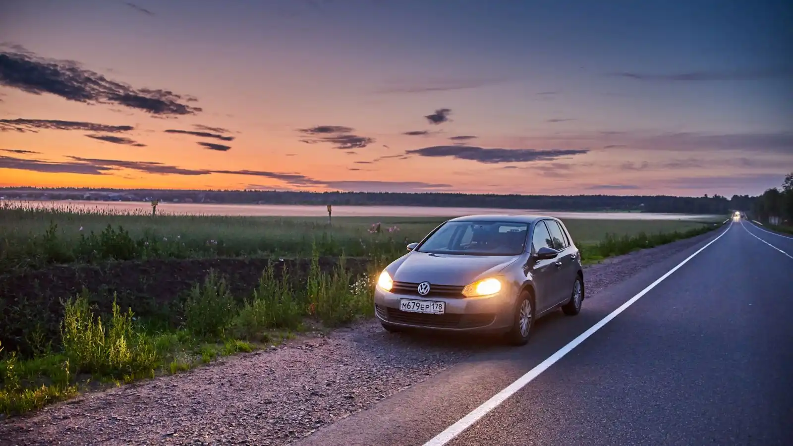 Фото автомобиля VOLKSWAGEN GOLF, 2012 — госномер Н461ЕМ198. Цвет: СЕРЫЙ