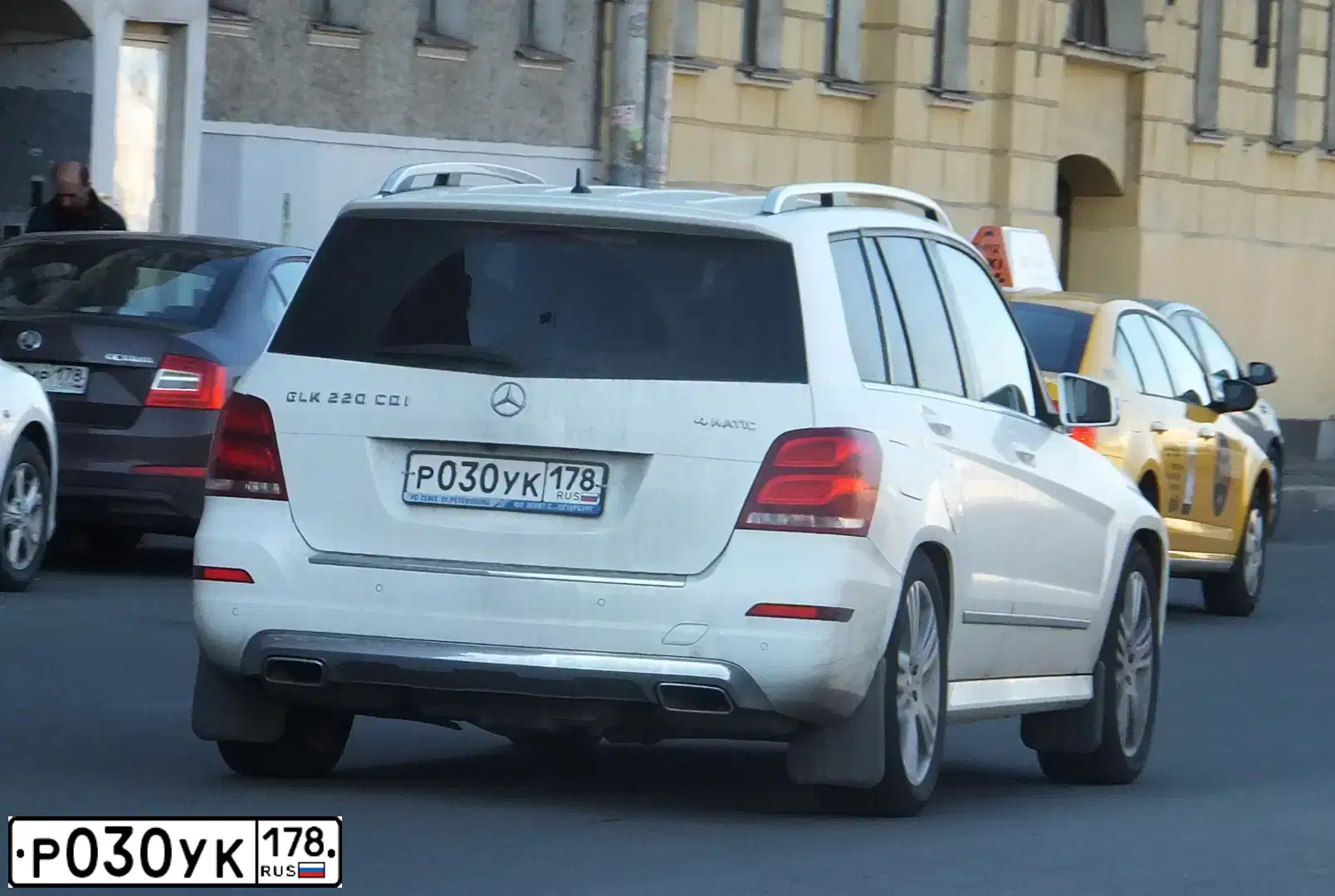 Фото автомобиля MERCEDES GLK-KLASSE, 2014 — госномер Р030УК178. Цвет: Белый