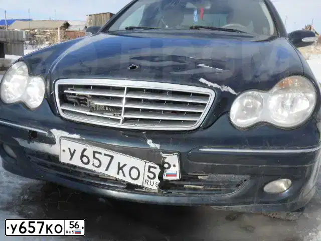Фото автомобиля MERCEDES C-KLASSE, 2004 — госномер Н546СР154. Цвет: ТЕМНО-СИНИЙ