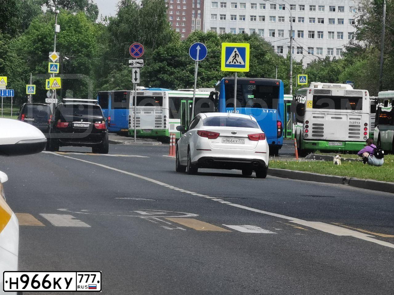 Фото автомобиля KIA OPTIMA, 2014 — госномер Е867ХА185. Цвет: Белый