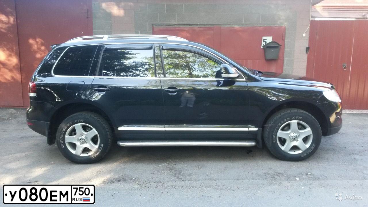 Фото автомобиля VOLKSWAGEN TOUAREG, 2008 — госномер В007ВУ199. Цвет: ЧЕРНЫЙ