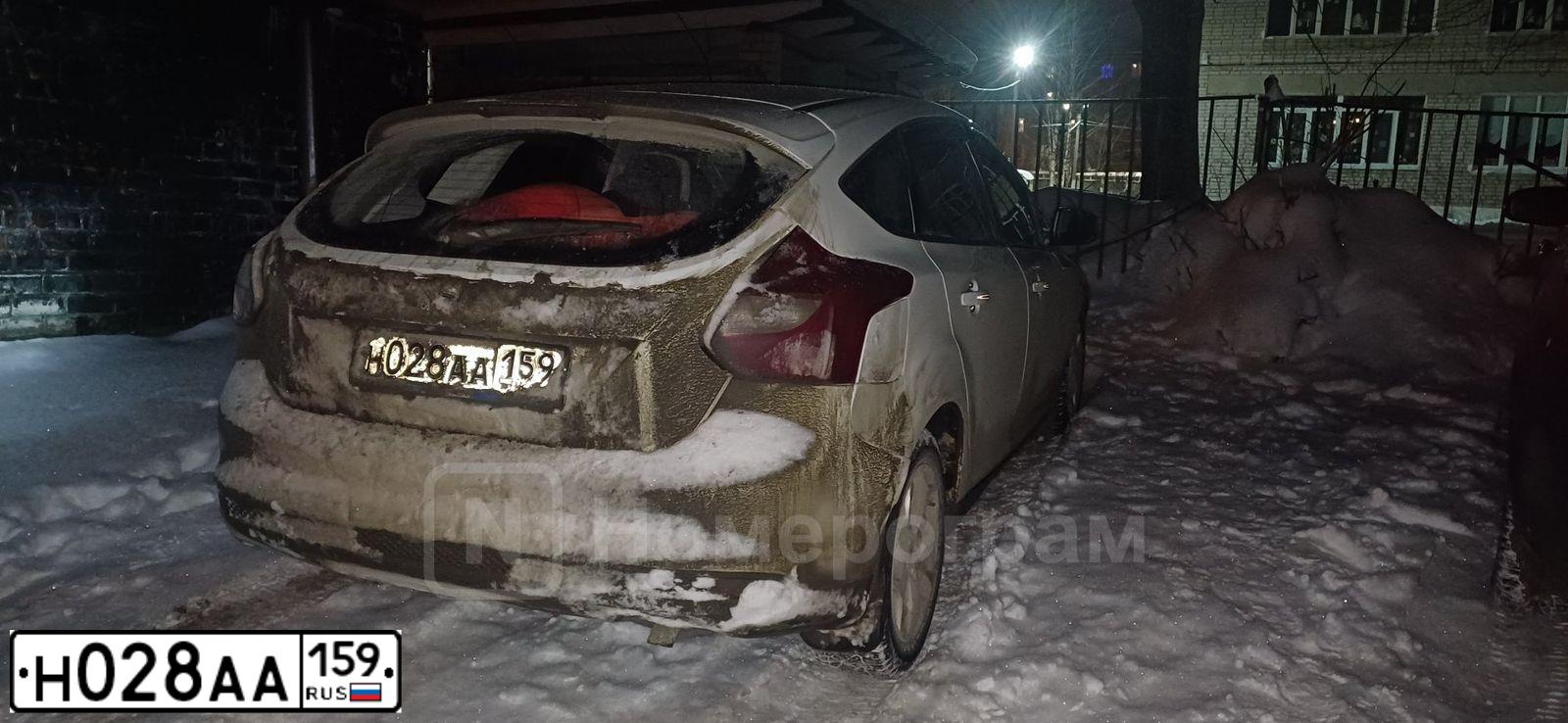 Фото автомобиля FORD FOCUS, 2014 — госномер Н028АА159. Цвет: Белый
