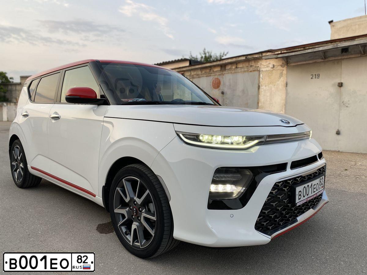 Фото автомобиля TOYOTA LANDCRUISER 200, 2016 — госномер М131МА82. Цвет: Белый