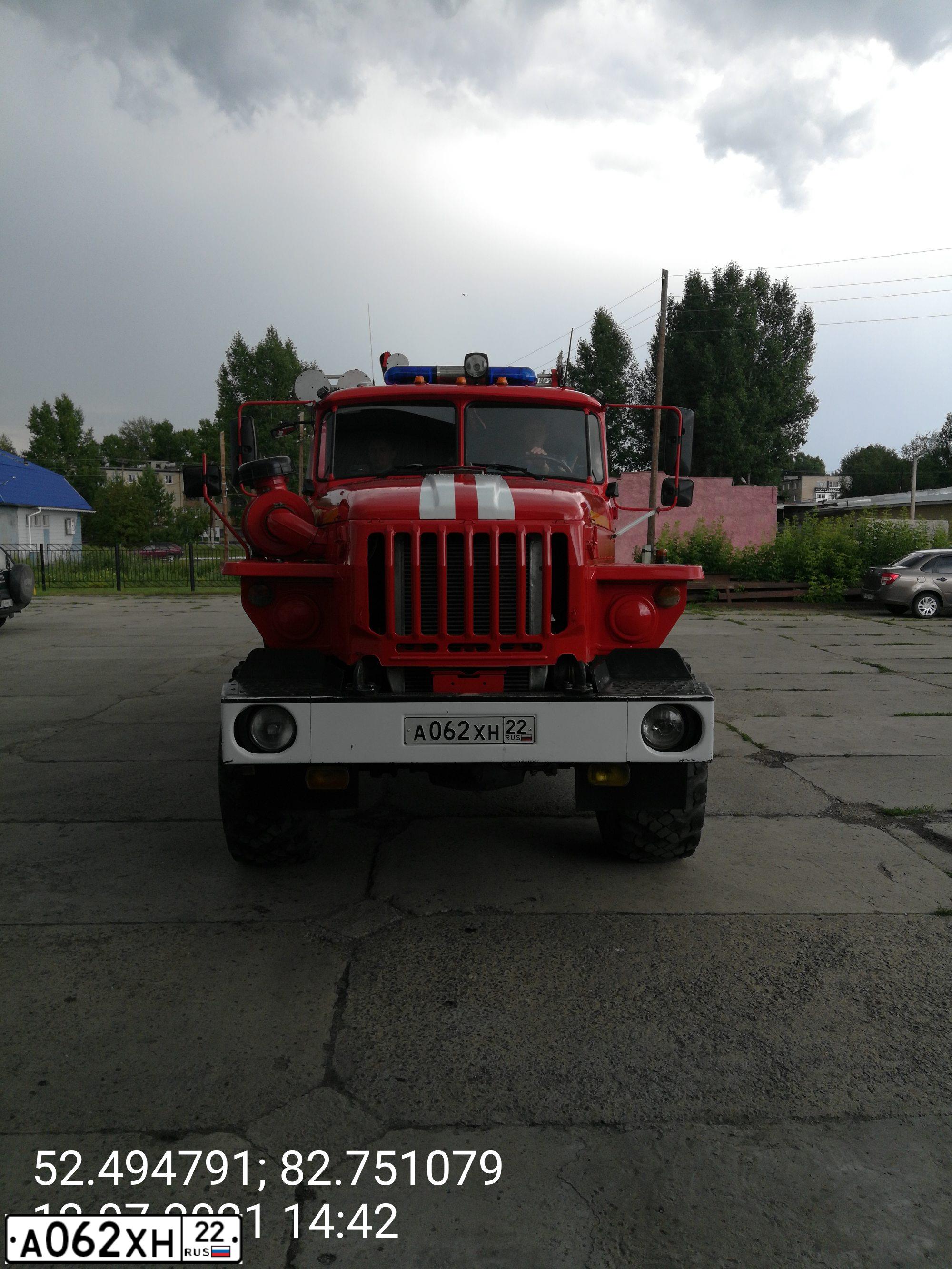 Фото автомобиля URAL 43206 /4X4/, 2014 — госномер А062ХН22. Цвет: ЦВ СХ А5 ПО ГОСТ Р 50574-2019
