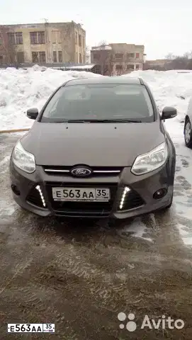 Фото автомобиля FORD FOCUS, 2012 — госномер Т807ВТ799. Цвет: СЕРО-КОРИЧНЕВЫЙ