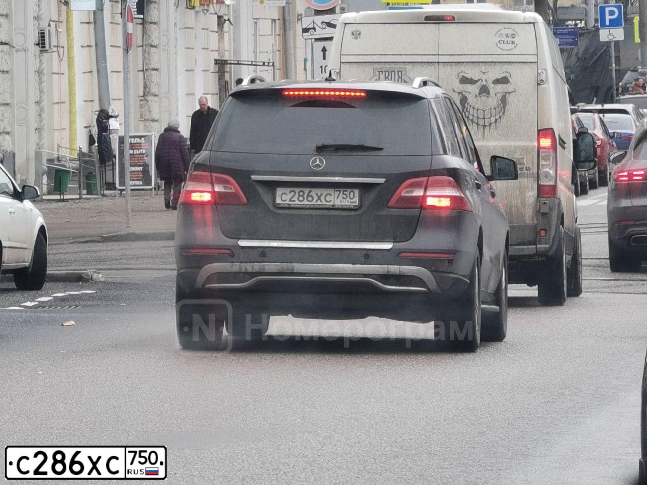 Фото автомобиля MERCEDES M-KLASSE, 2013 — госномер М923ТТ797. Цвет: ЧЕРНЫЙ