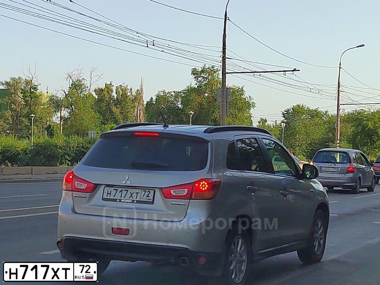 Фото автомобиля MITSUBISHI ASX, 2015 — госномер Е050ВР750. Цвет: СЕРЕБРИСТЫЙ