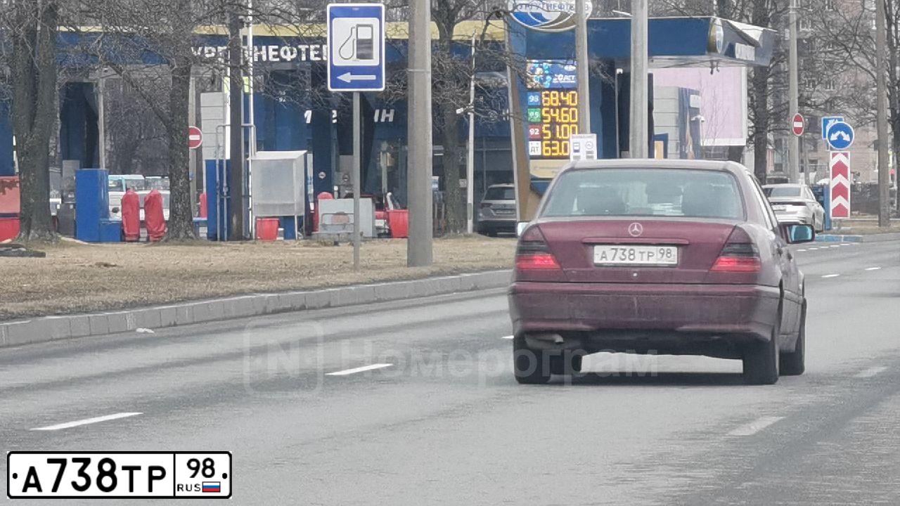 Фото автомобиля MERCEDES C-KLASSE, 1999 — госномер А738ТР98. Цвет: ВИШНЕВЫЙ