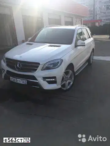 Фото автомобиля MERCEDES M-KLASSE, 2013 — госномер Е913СК95. Цвет: Белый