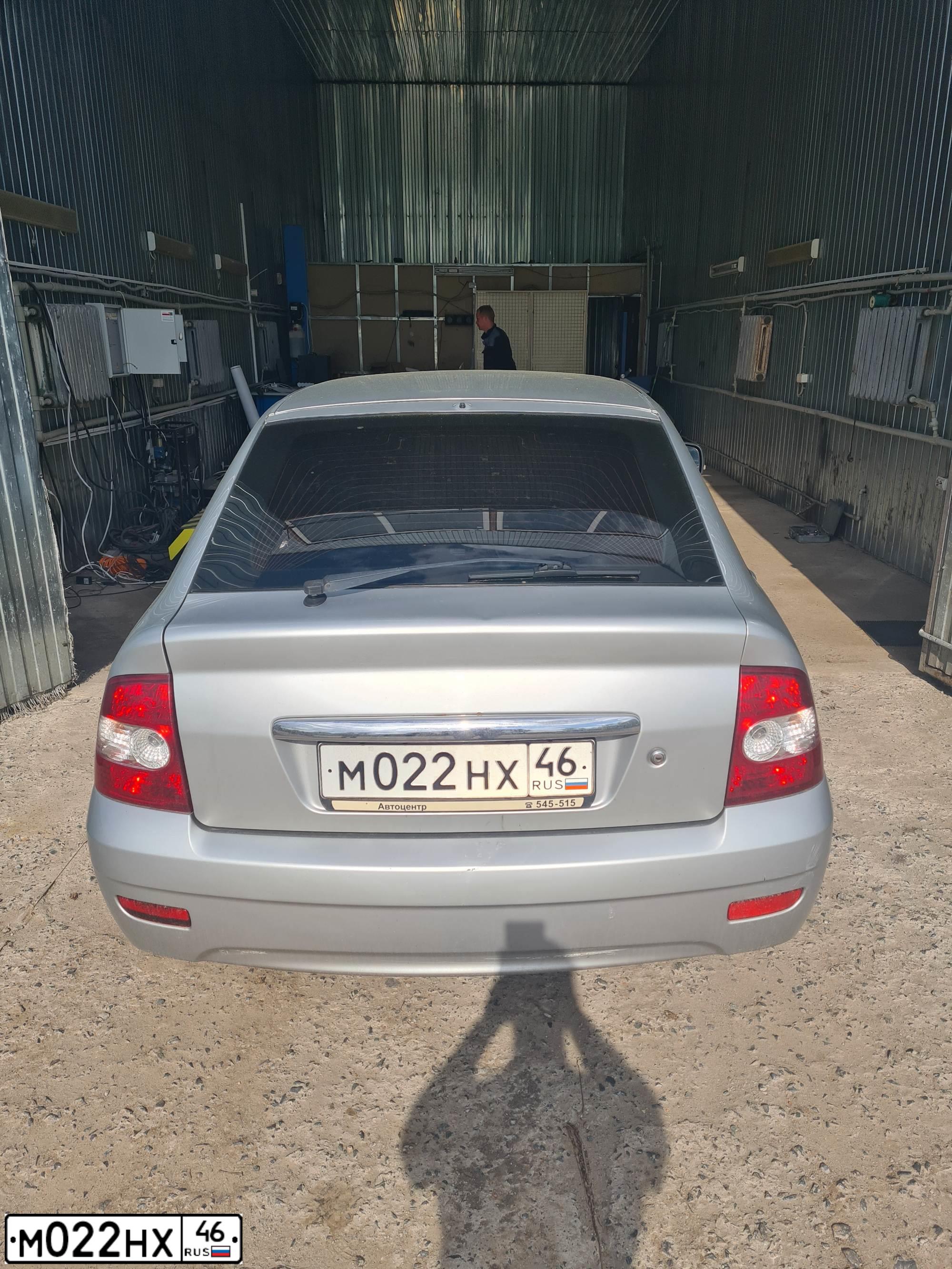 Фото автомобиля LADA 2172 PRIORA, 2011 — госномер М022НХ46. Цвет: Светло-Серебристый металлик