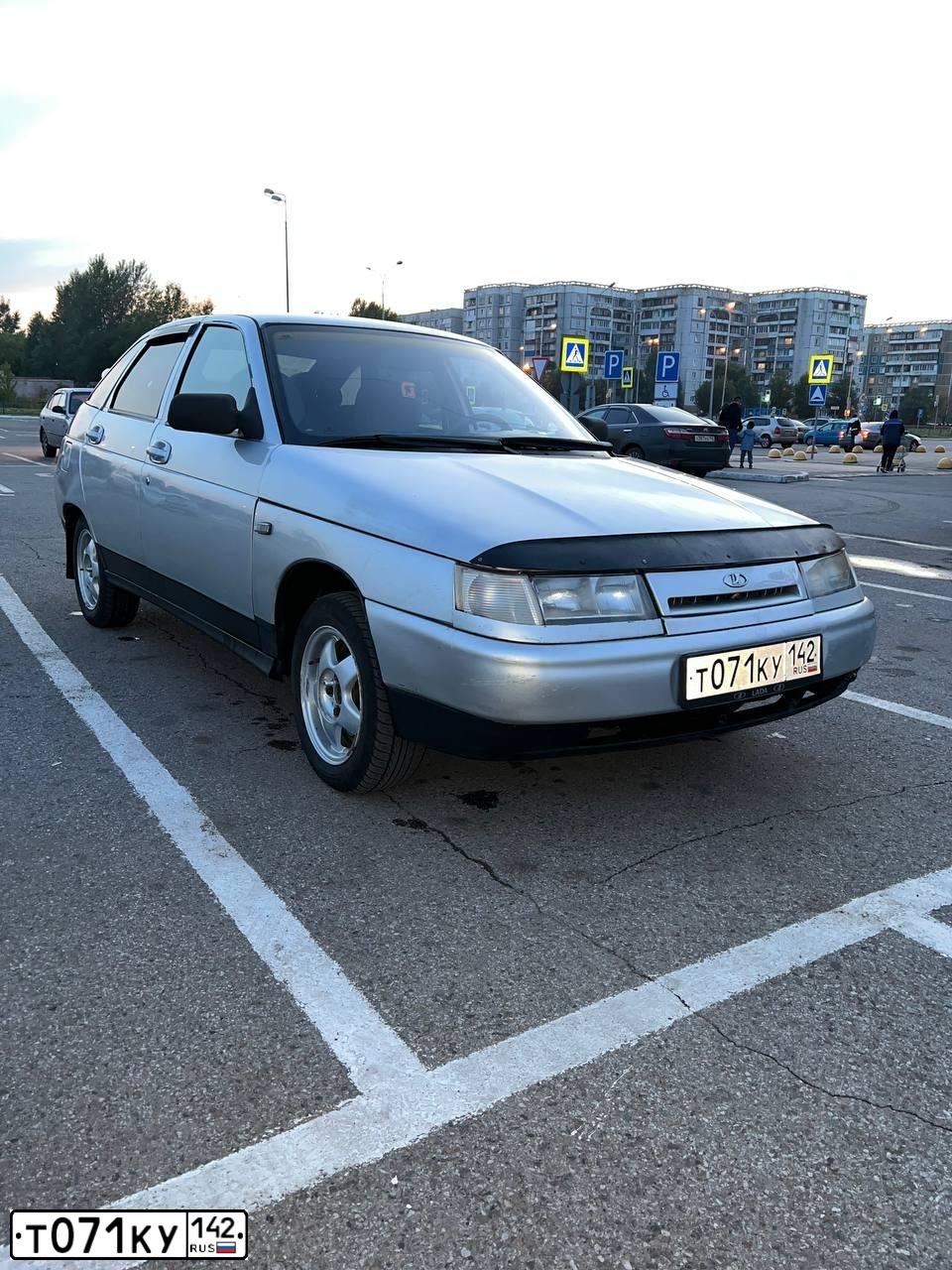 Фото автомобиля LADA 2112, 2003 — госномер Т071КУ142. Цвет: Светло-Серебристый металлик