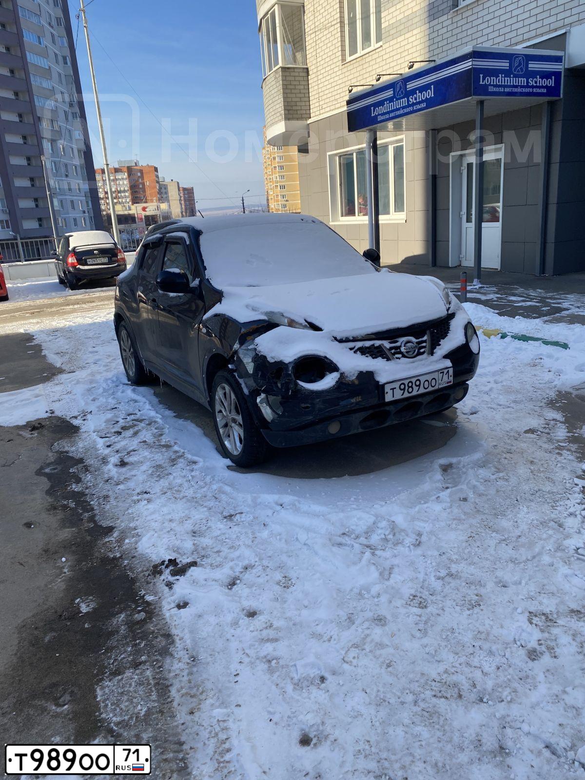 Фото автомобиля NISSAN JUKE, 2011 — госномер Т989ОО71. Цвет: ЧЕРНЫЙ