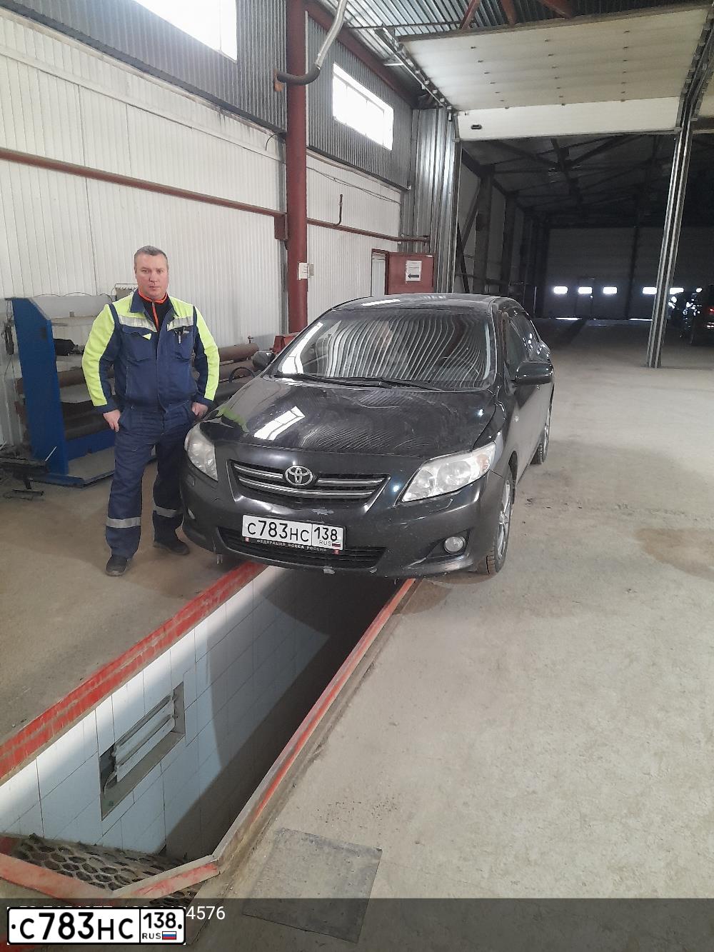 Фото автомобиля TOYOTA COROLLA, 2007 — госномер С236УМ38. Цвет: ЧЕРНЫЙ