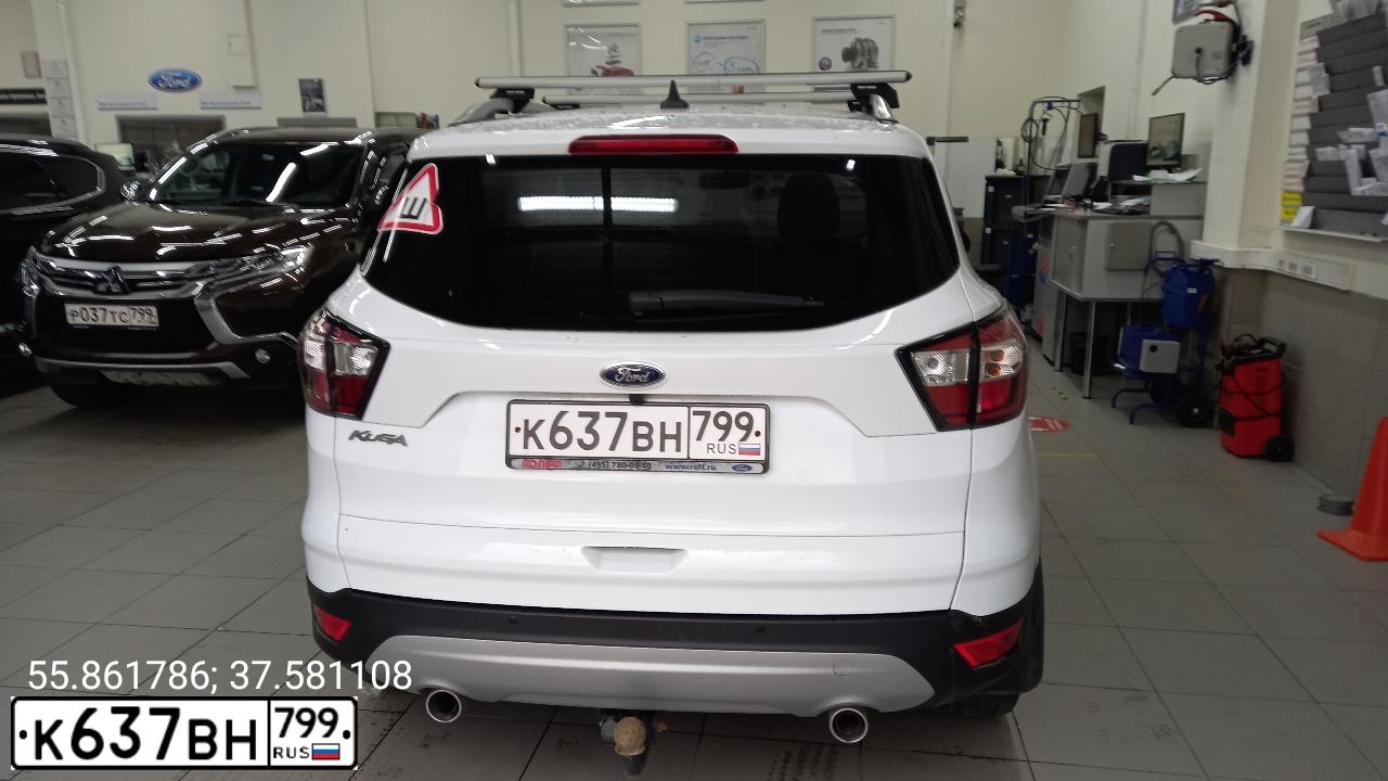 Фото автомобиля FORD KUGA, 2017 — госномер К637ВН799. Цвет: БЕЛЫЙ