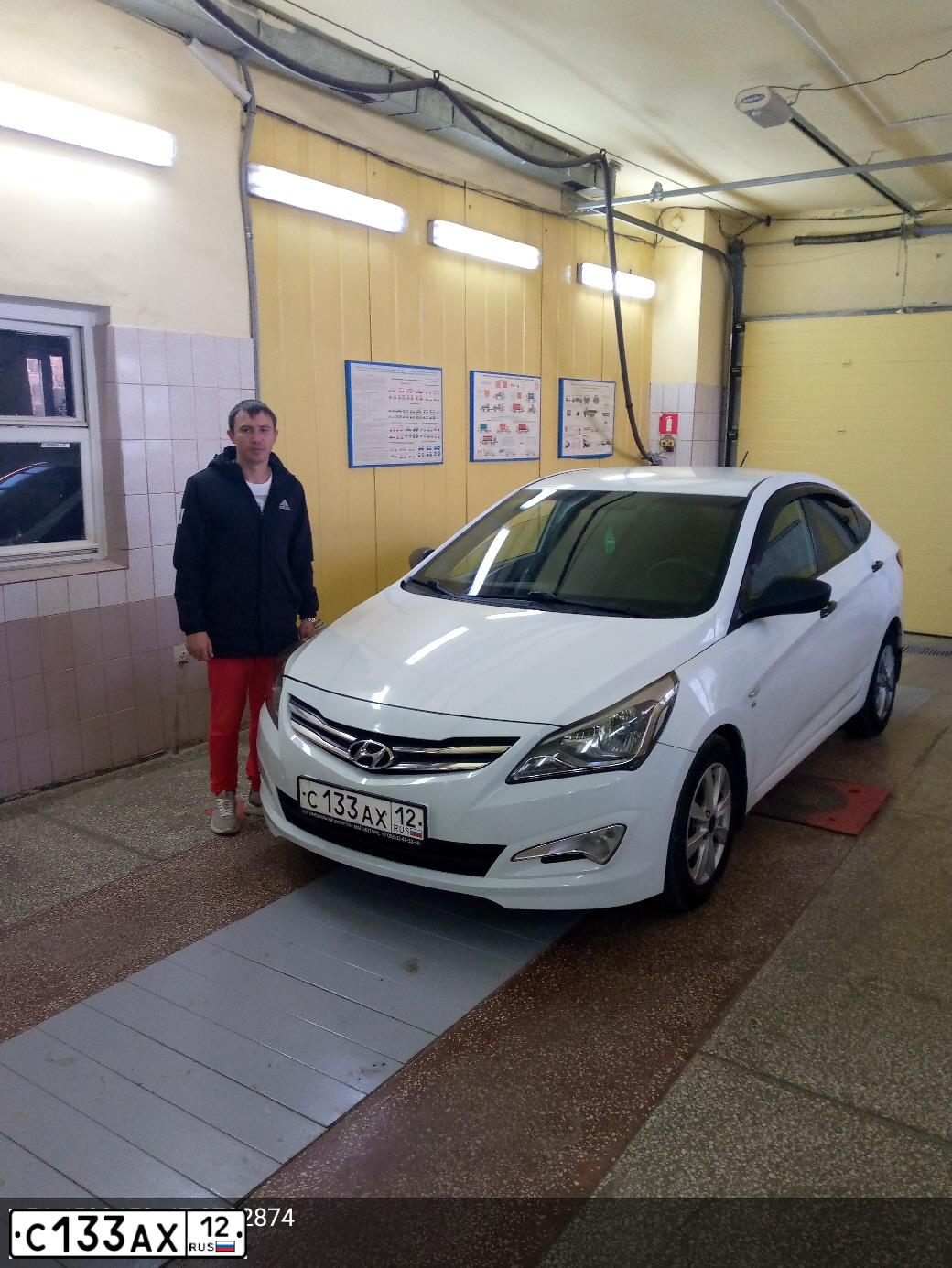 Фото автомобиля HYUNDAI SOLARIS, 2014 — госномер С133АХ12. Цвет: Белый