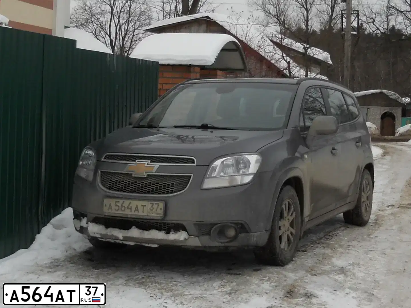 Фото автомобиля CHEVROLET ORLANDO, 2012 — госномер В515КА37. Цвет: СЕРЫЙ