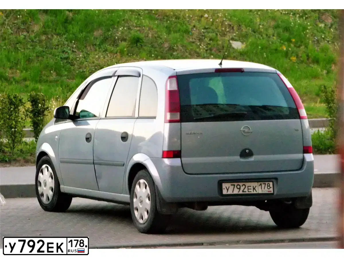 Фото автомобиля OPEL MERIVA, 2004 — госномер У792ЕК178. Цвет: СЕРЫЙ