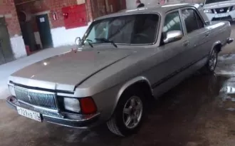 Фото автомобиля GAZ 3102 WOLGA, 2008 — госномер Е350ХВ774. Цвет: СВЕТЛО-СЕРЫЙ