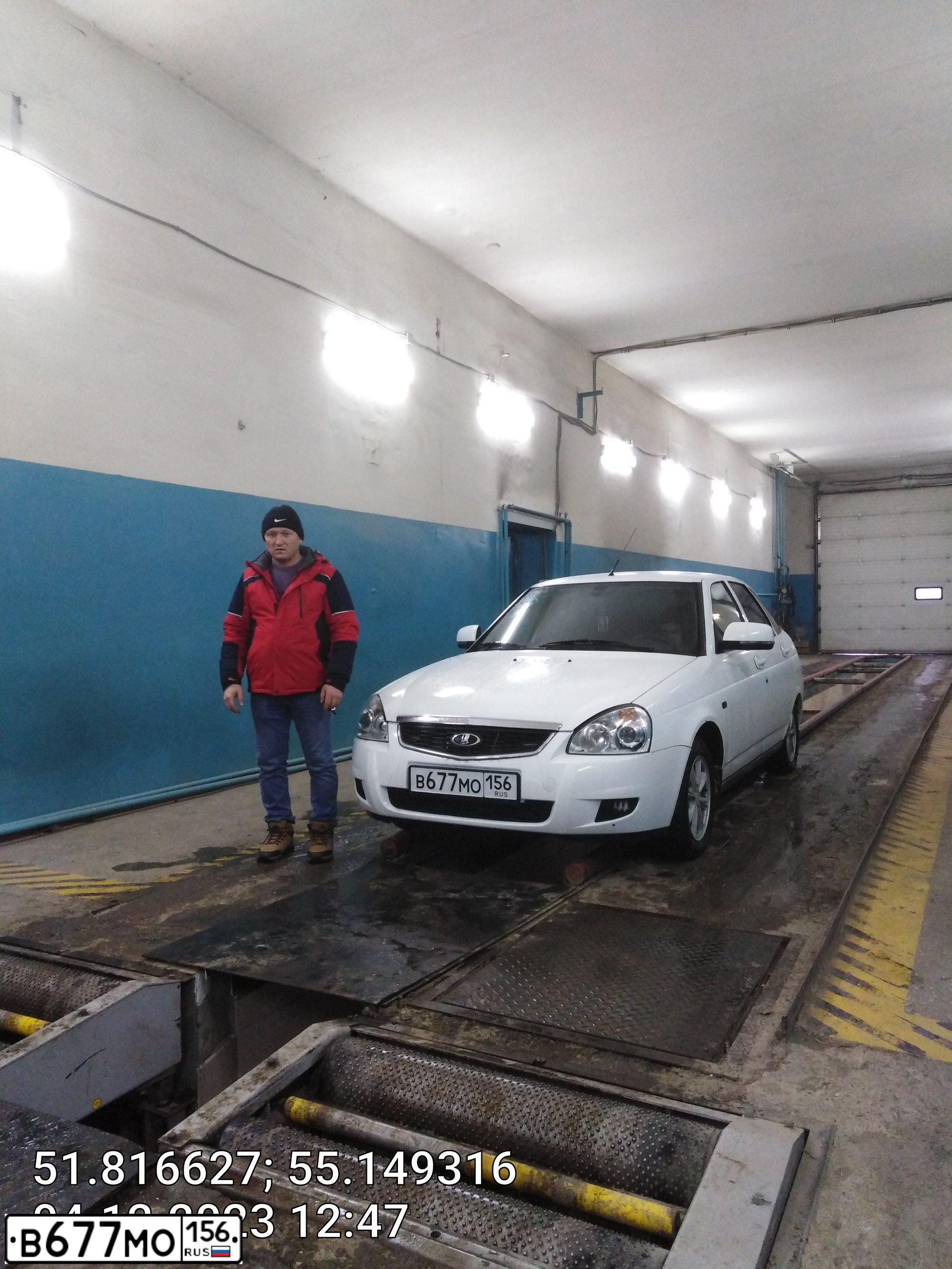 Фото автомобиля LADA 2172 PRIORA, 2015 — госномер Р010ВР58. Цвет: Белый